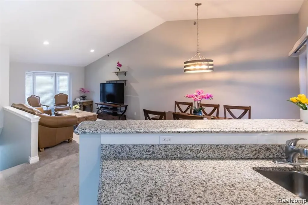 1560 W Lakeview Lane Canton Charter Township MI 48187