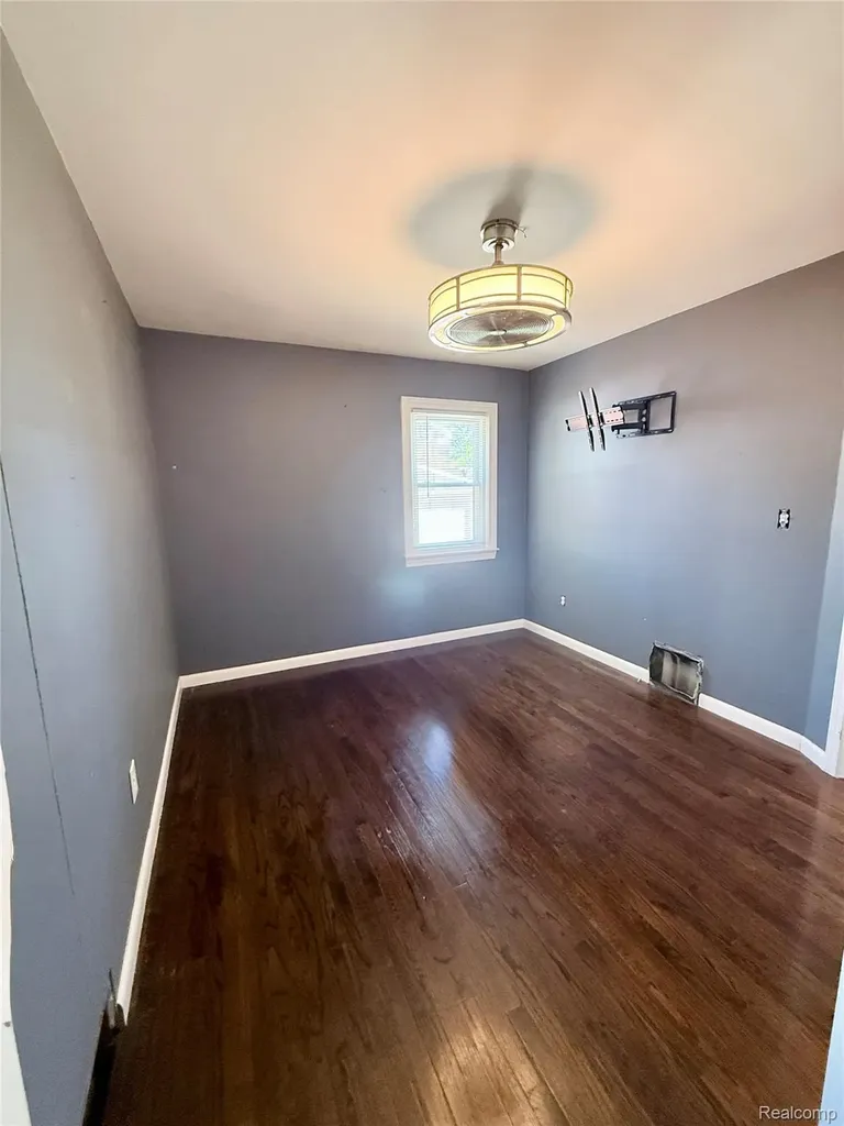 252 W Rutgers Avenue Pontiac City MI 48340