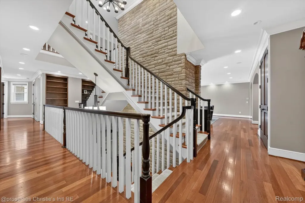 1330 Oxford Road Bloomfield Charter Township MI 48304