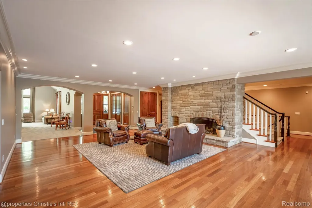 1330 Oxford Road Bloomfield Charter Township MI 48304