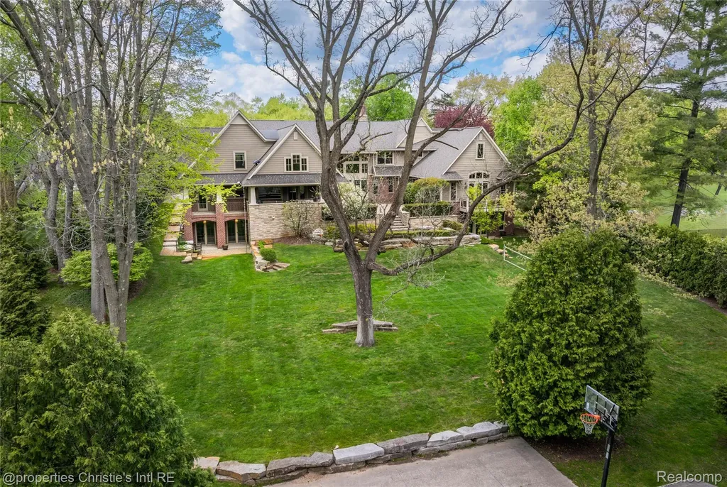 1330 Oxford Road Bloomfield Charter Township MI 48304