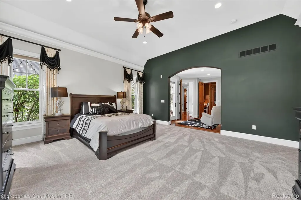 1330 Oxford Road Bloomfield Charter Township MI 48304