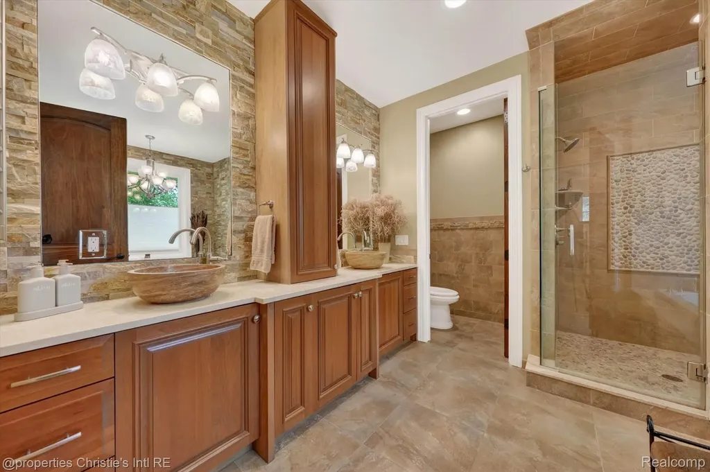 1330 Oxford Road Bloomfield Charter Township MI 48304