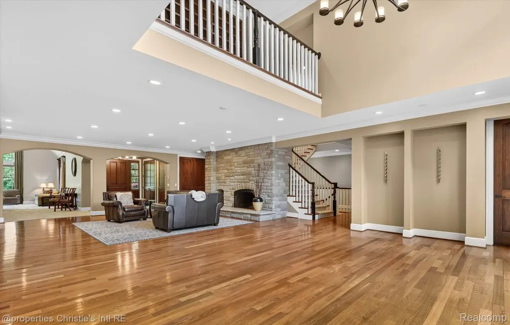 1330 Oxford Road Bloomfield Charter Township MI 48304