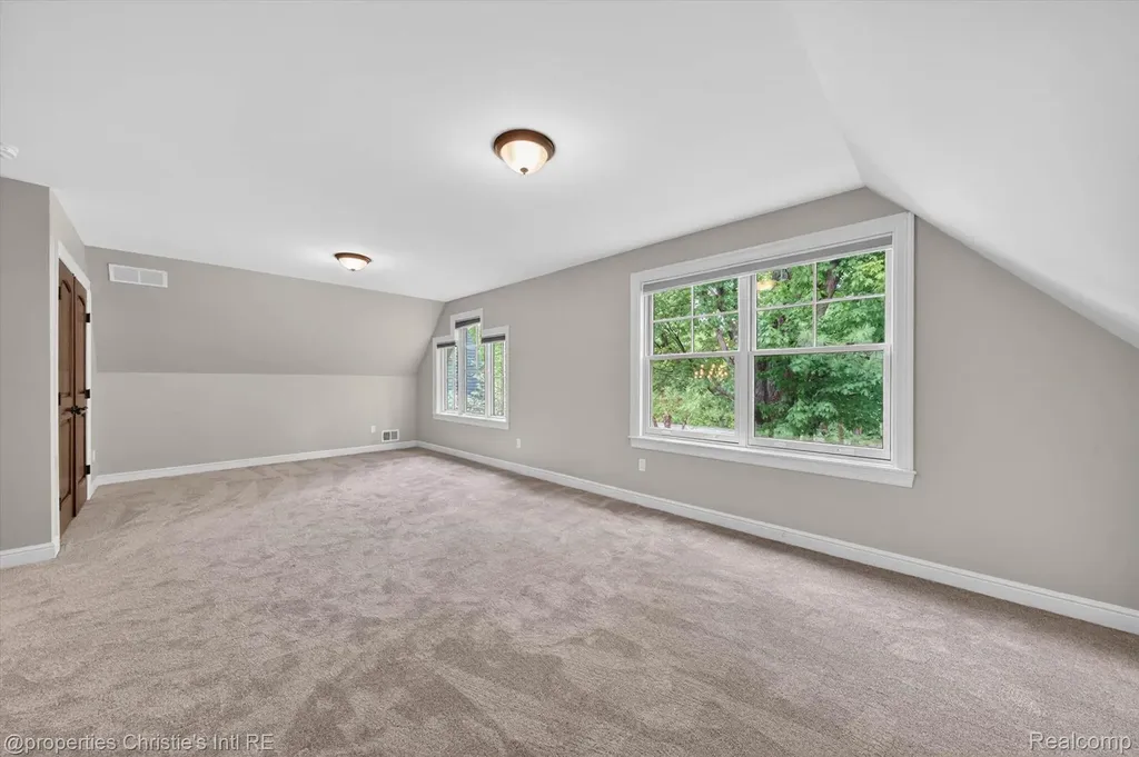 1330 Oxford Road Bloomfield Charter Township MI 48304