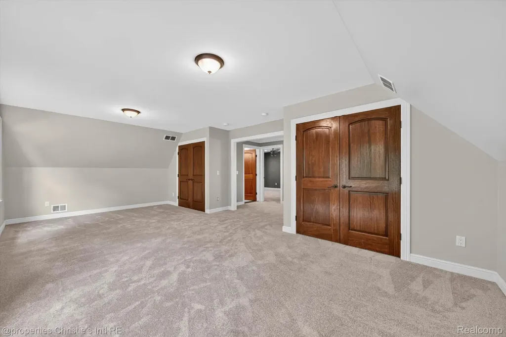 1330 Oxford Road Bloomfield Charter Township MI 48304