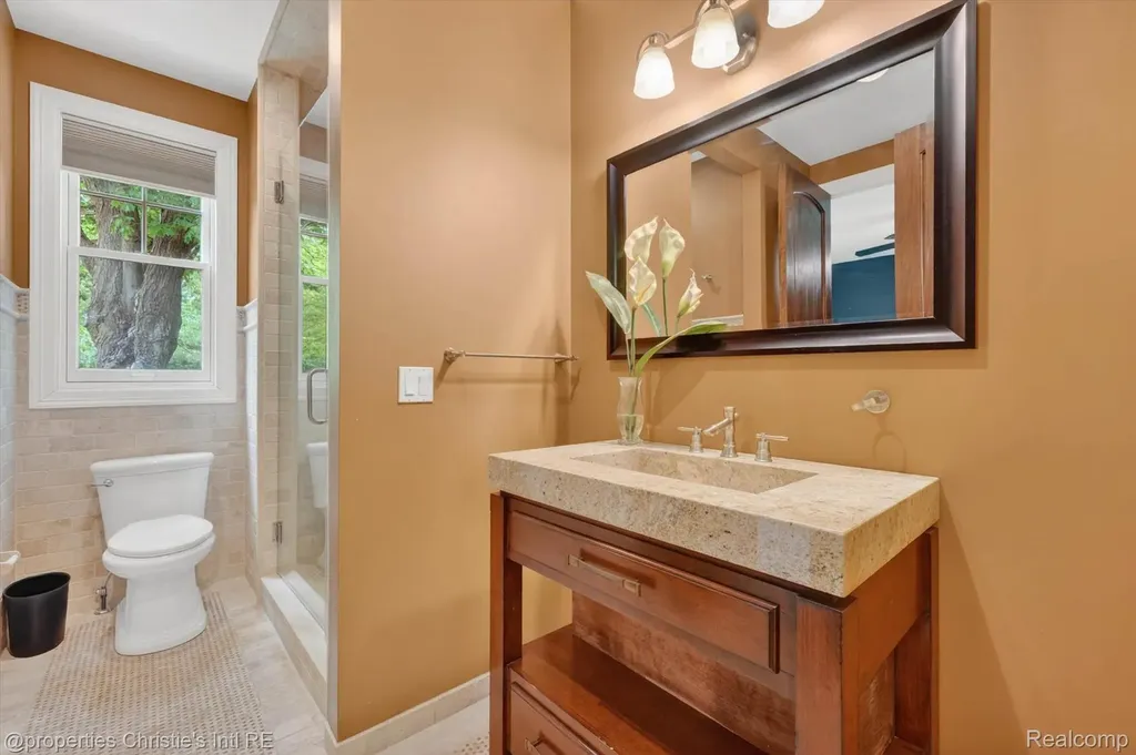 1330 Oxford Road Bloomfield Charter Township MI 48304