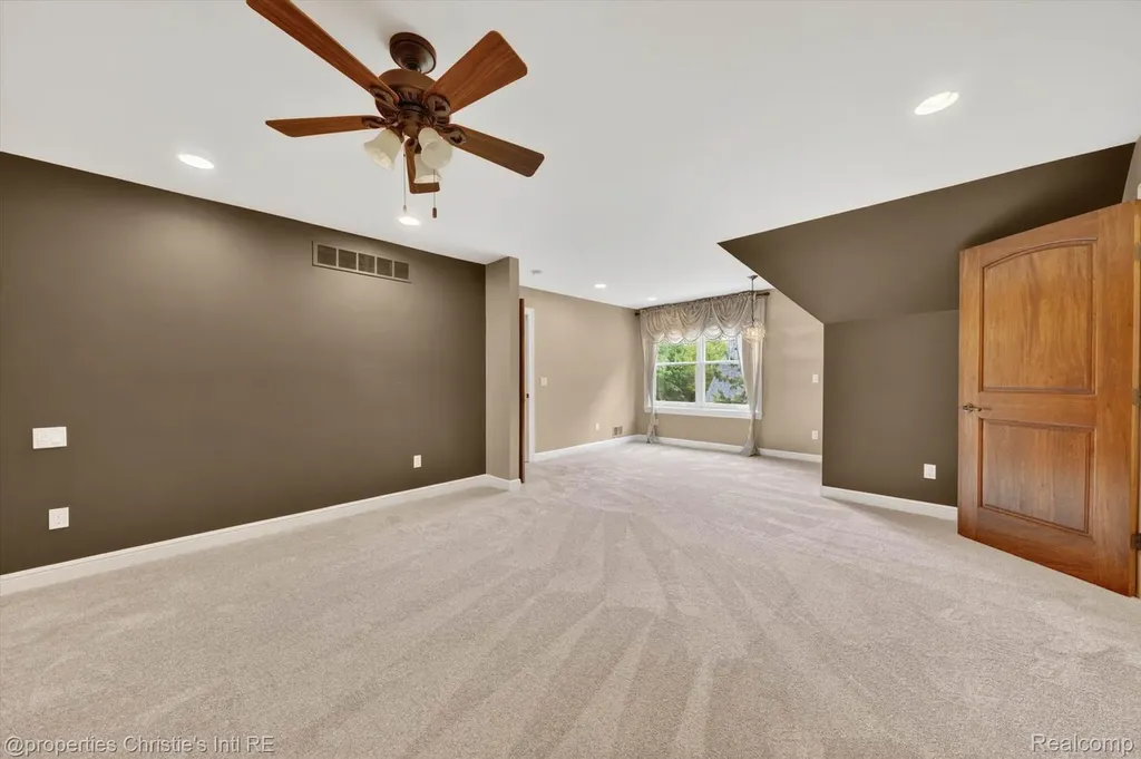 1330 Oxford Road Bloomfield Charter Township MI 48304