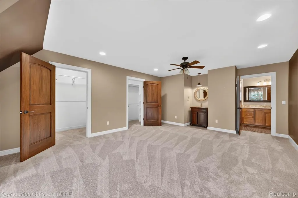1330 Oxford Road Bloomfield Charter Township MI 48304