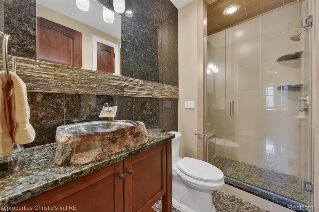 1330 Oxford Road Bloomfield Charter Township MI 48304