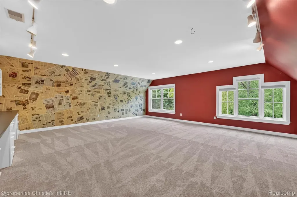 1330 Oxford Road Bloomfield Charter Township MI 48304