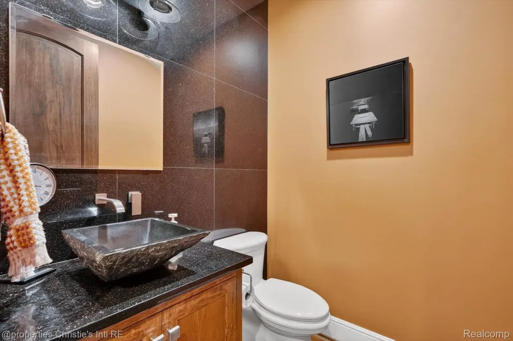1330 Oxford Road Bloomfield Charter Township MI 48304