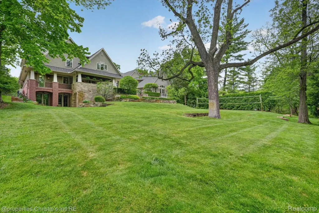 1330 Oxford Road Bloomfield Charter Township MI 48304