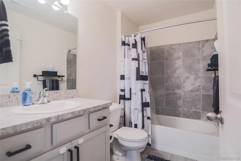 21984 Andover Drive Macomb Township MI 48042