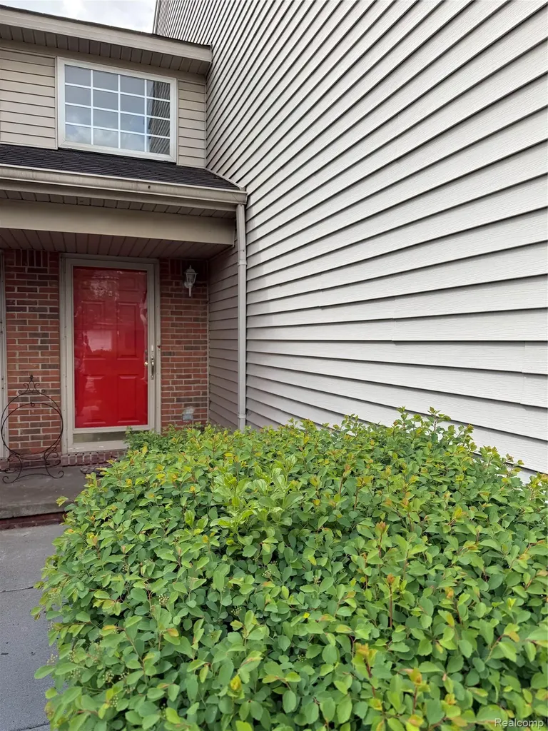 17469 Gateway Circle Southfield City MI 48075
