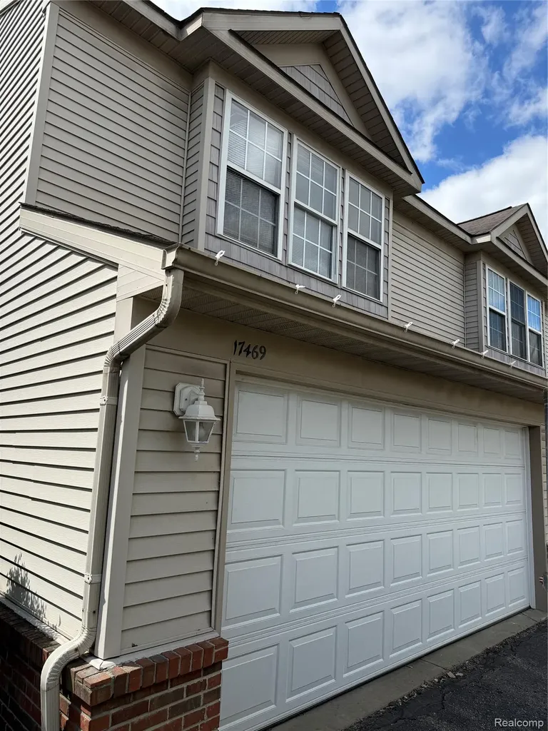 17469 Gateway Circle Southfield City MI 48075