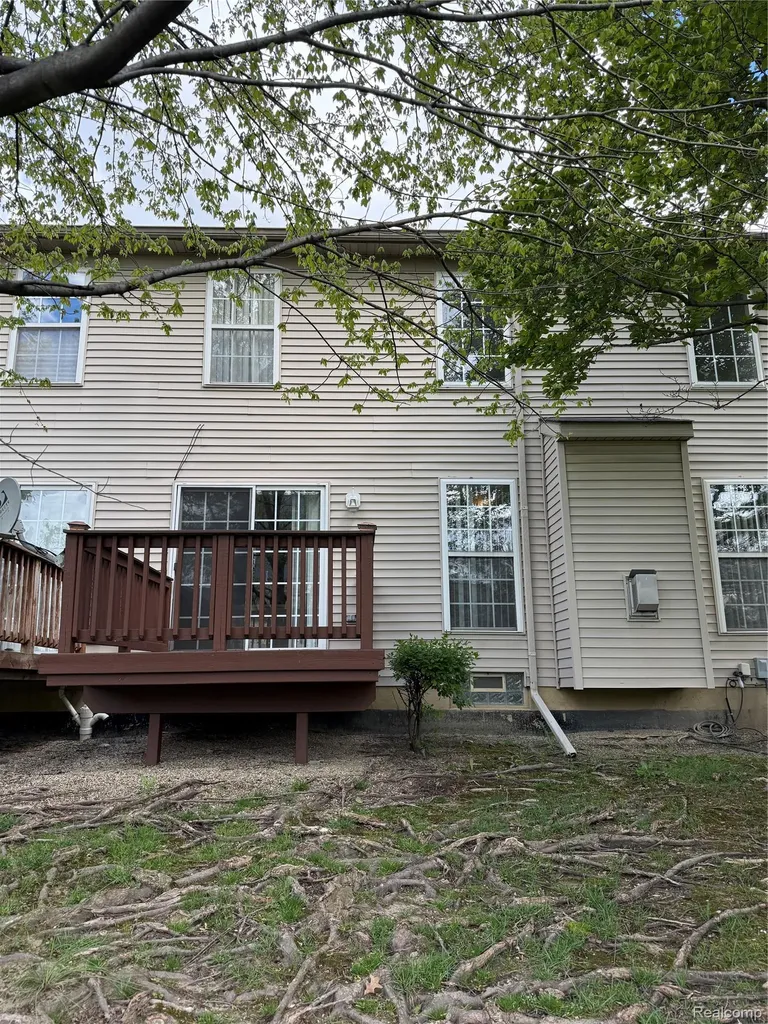 17469 Gateway Circle Southfield City MI 48075