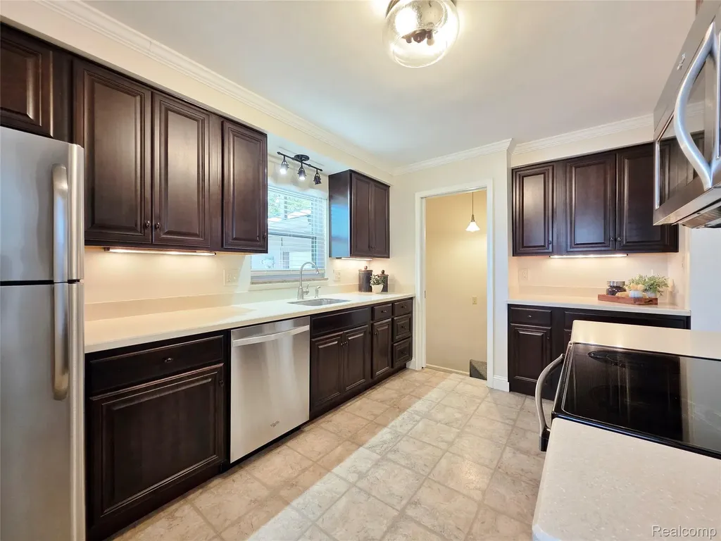 264 Phillips Avenue Clawson City MI 48017