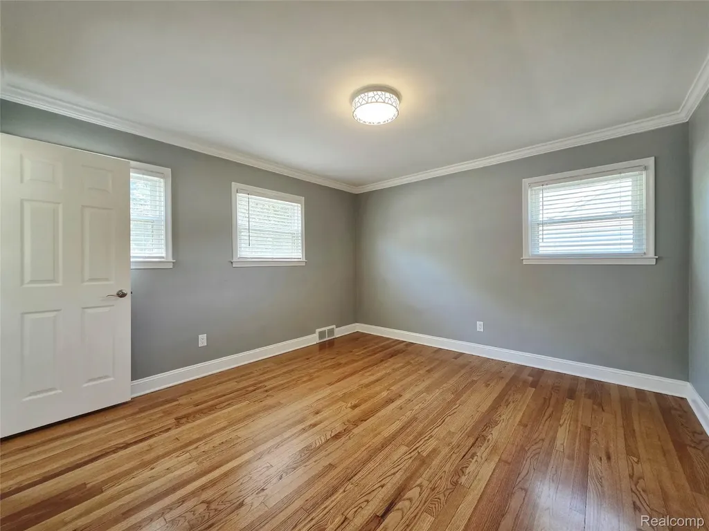 264 Phillips Avenue Clawson City MI 48017