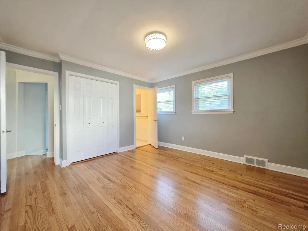 264 Phillips Avenue Clawson City MI 48017