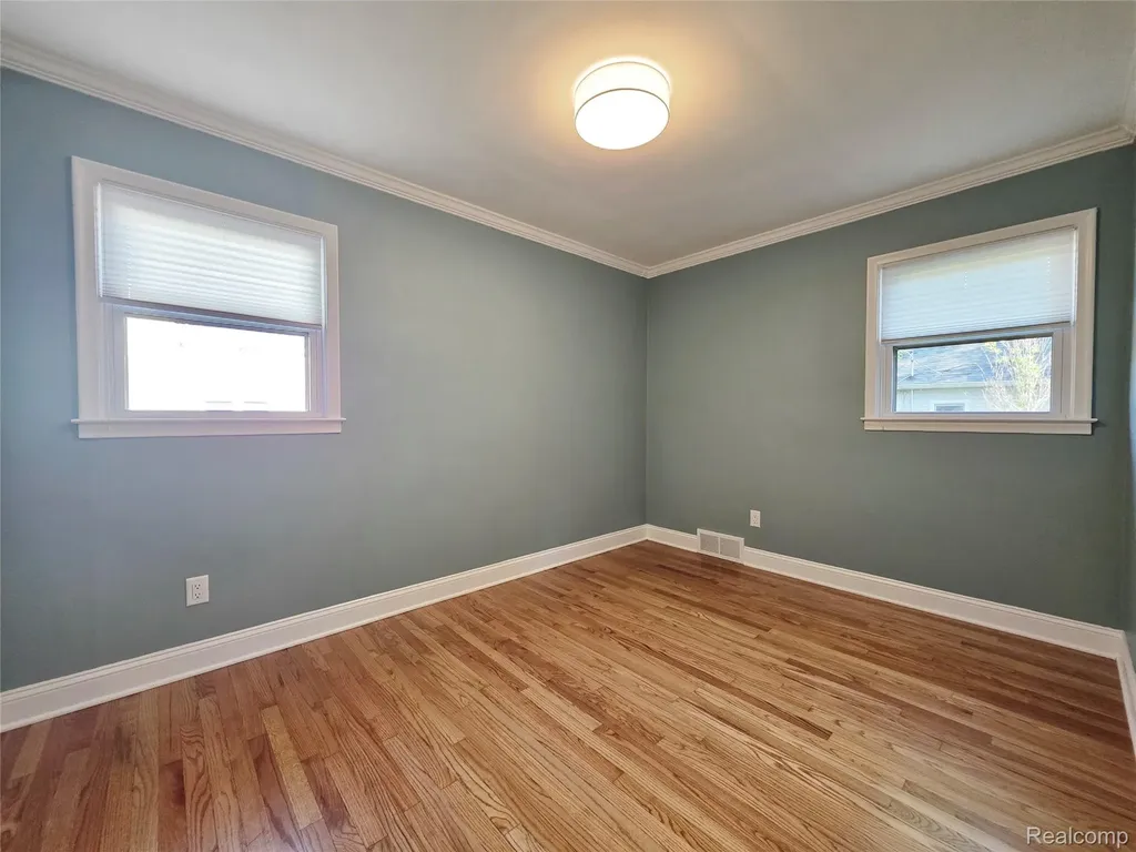 264 Phillips Avenue Clawson City MI 48017