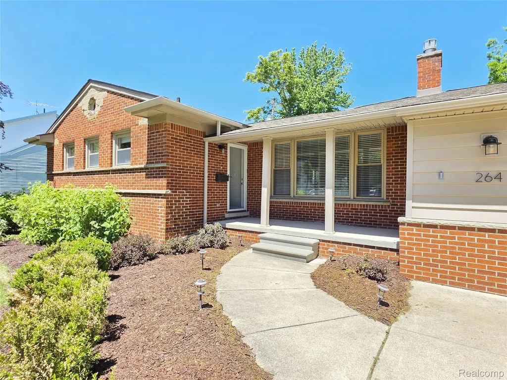 264 Phillips Avenue Clawson City MI 48017