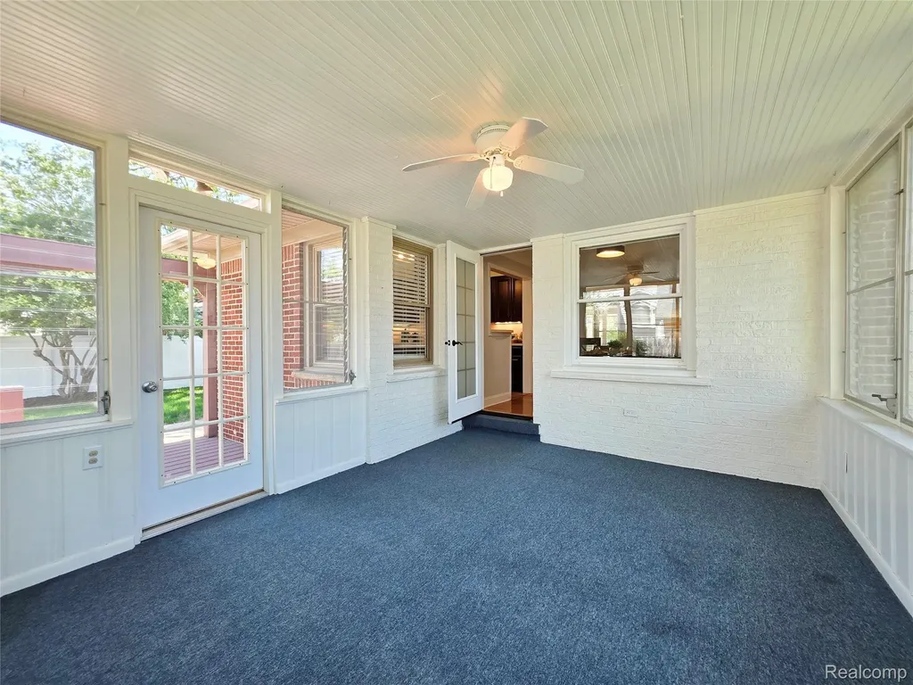 264 Phillips Avenue Clawson City MI 48017