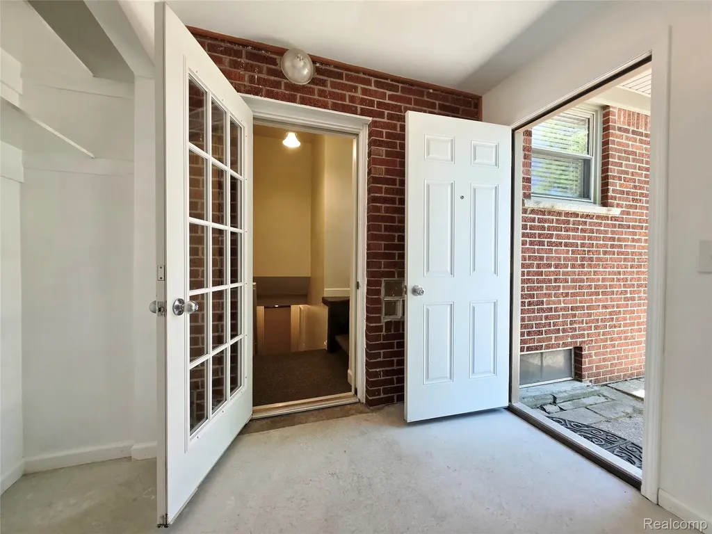 264 Phillips Avenue Clawson City MI 48017