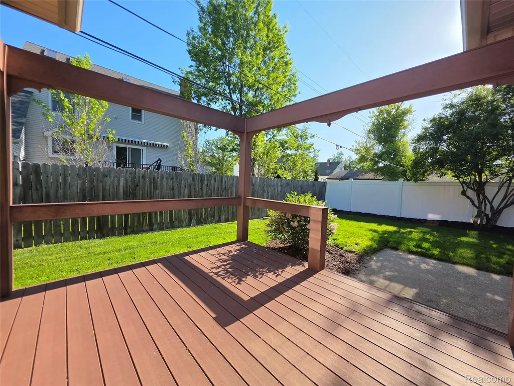 264 Phillips Avenue Clawson City MI 48017