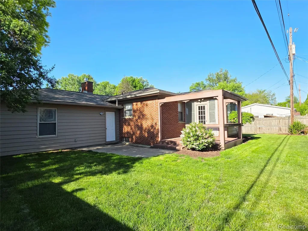 264 Phillips Avenue Clawson City MI 48017