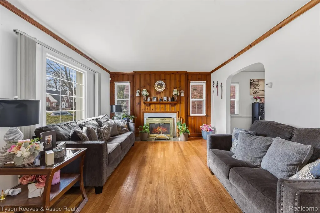 19138 San Juan Drive Detroit City MI 48221