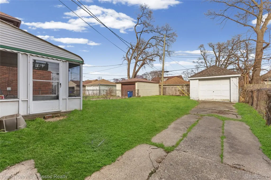 19138 San Juan Drive Detroit City MI 48221