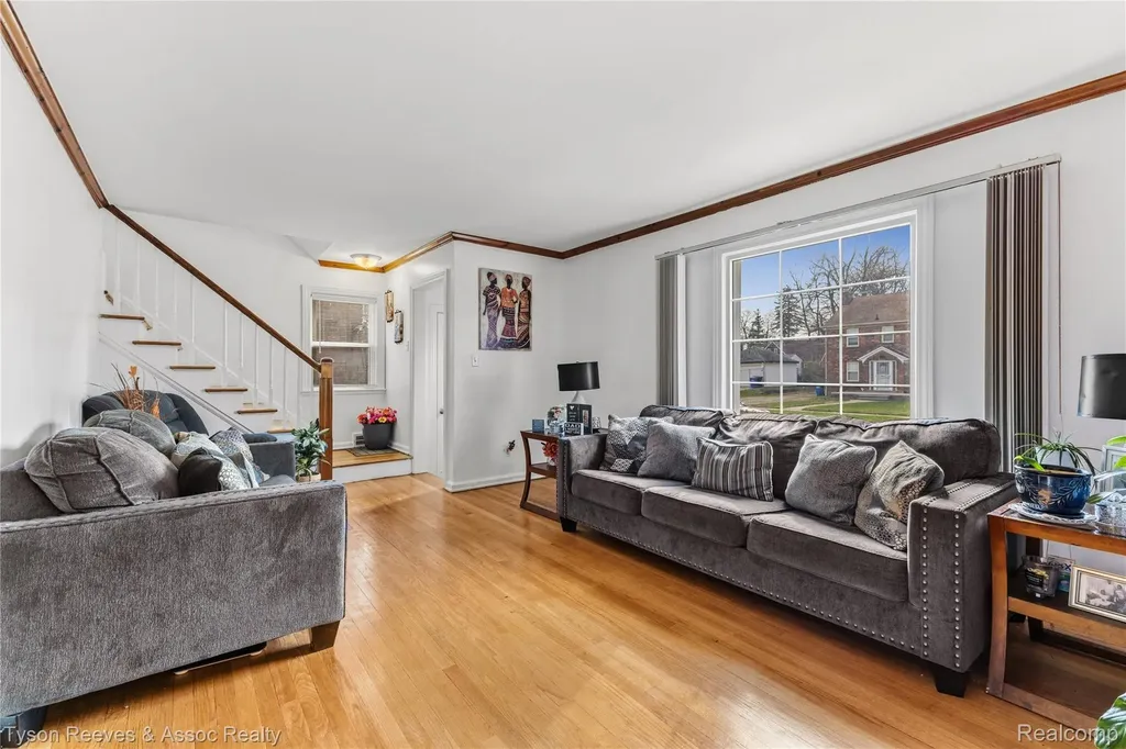 19138 San Juan Drive Detroit City MI 48221