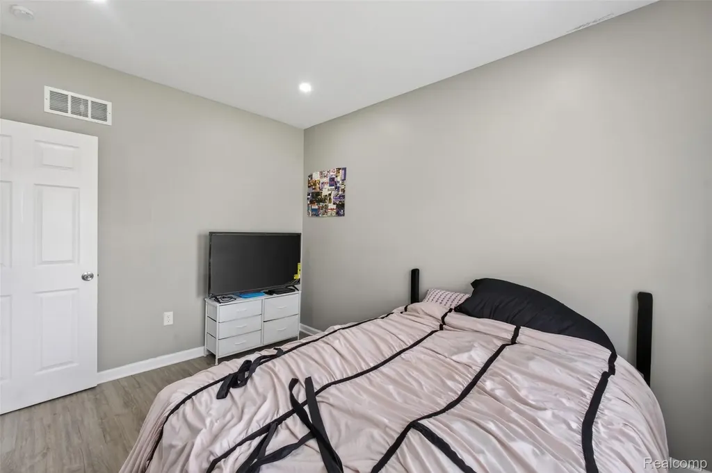 20 W Nevada Street Detroit City MI 48203