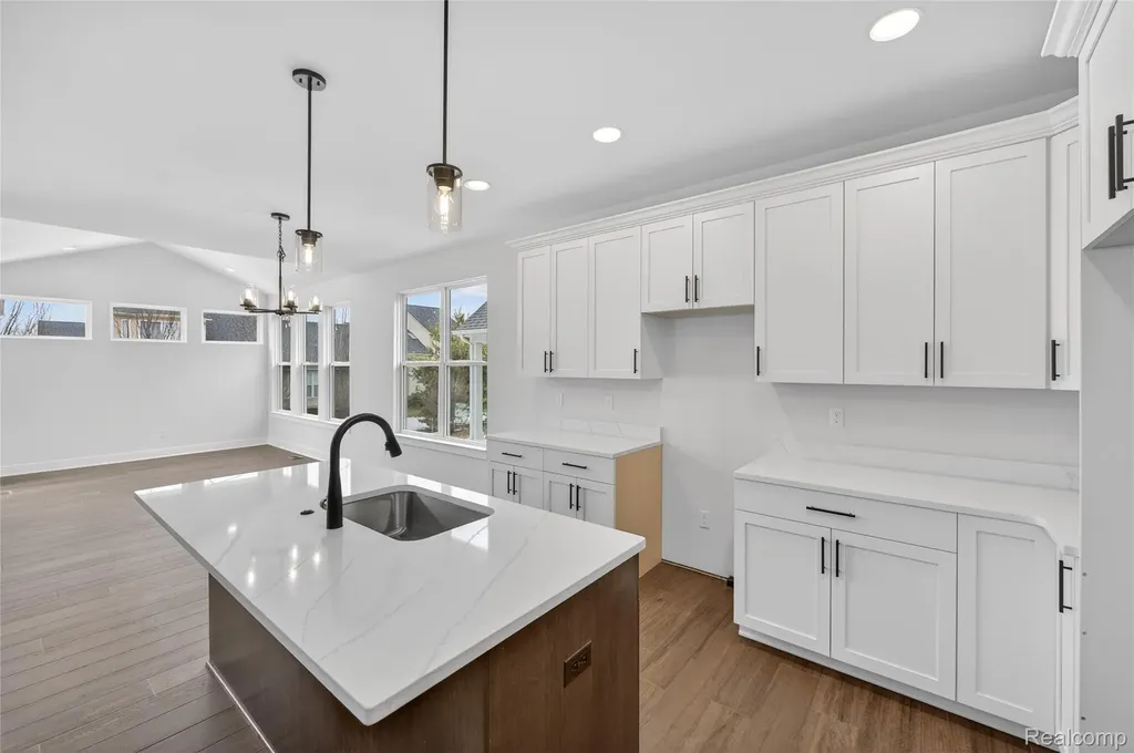 1436 Turner Drive Commerce Charter Township MI 48390