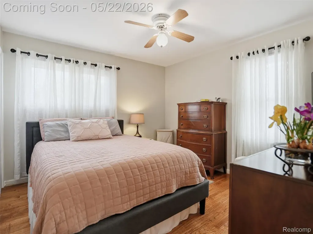 504 E Hudson Avenue Madison Heights City MI 48071