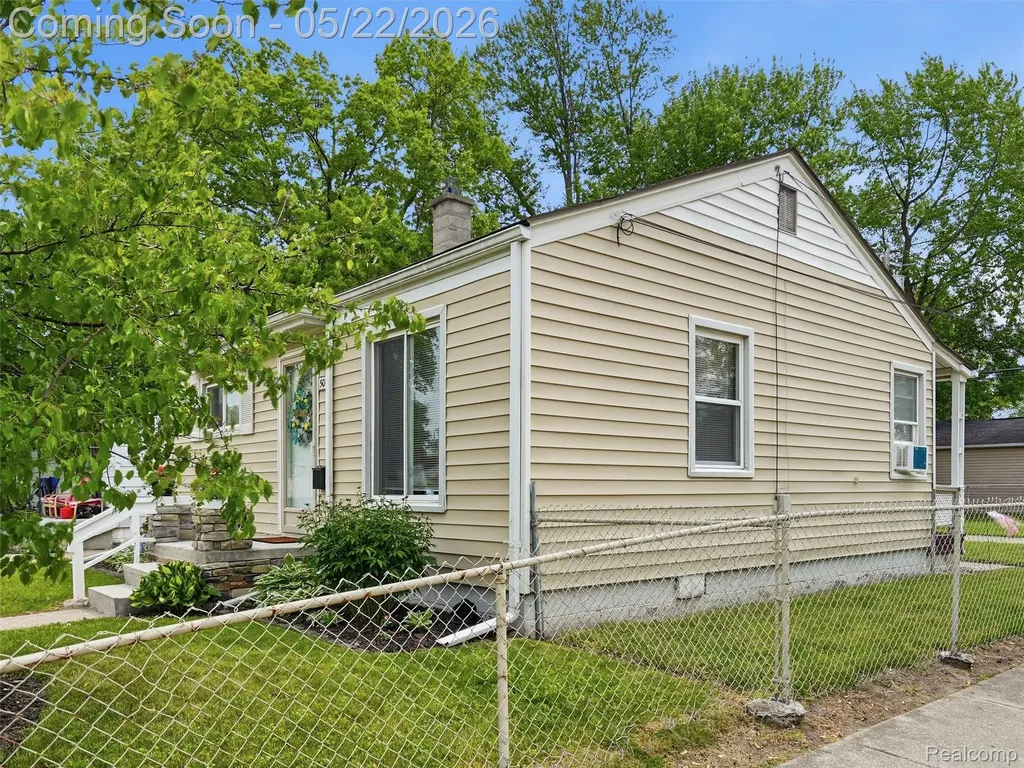 504 E Hudson Avenue Madison Heights City MI 48071