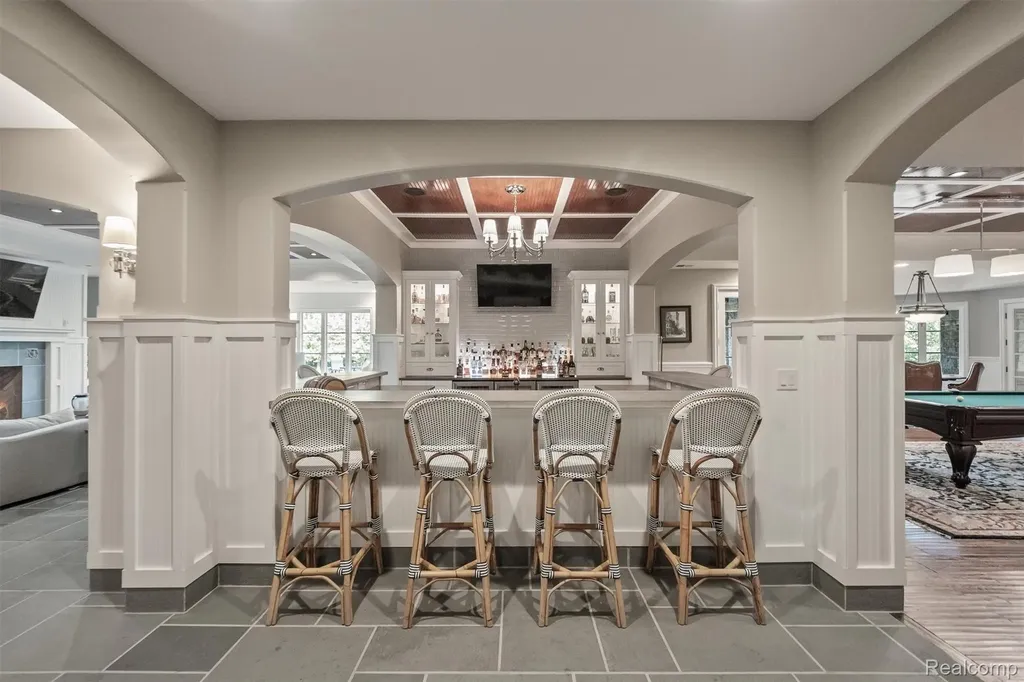 5537 Orchard Ridge Oakland Charter Township MI 48306