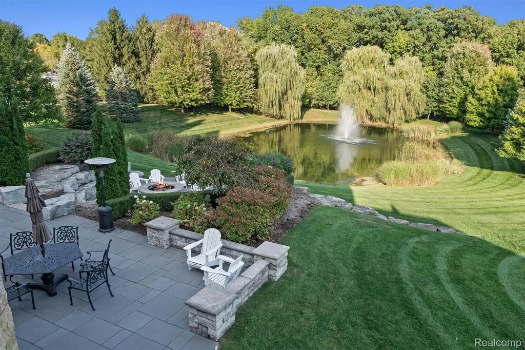 5537 Orchard Ridge Oakland Charter Township MI 48306