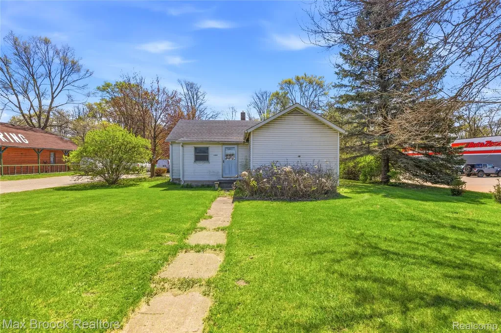 1146 E Caro Road Almer Township MI 48723