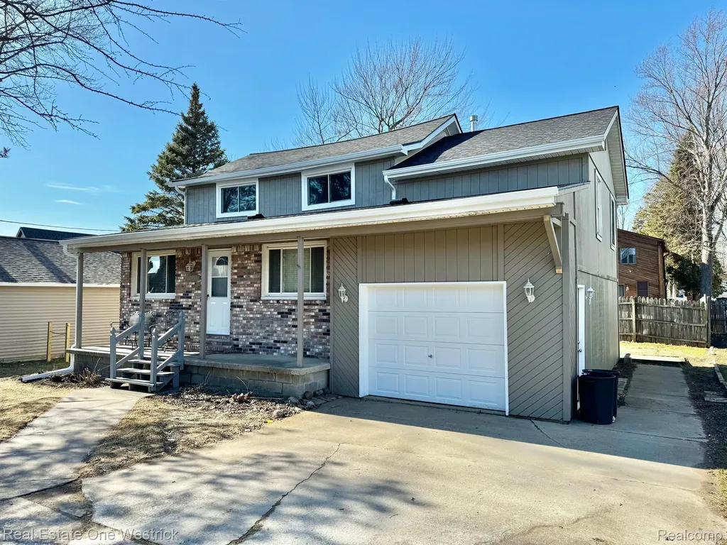 432 Edgewater Drive Algonac City MI 48001