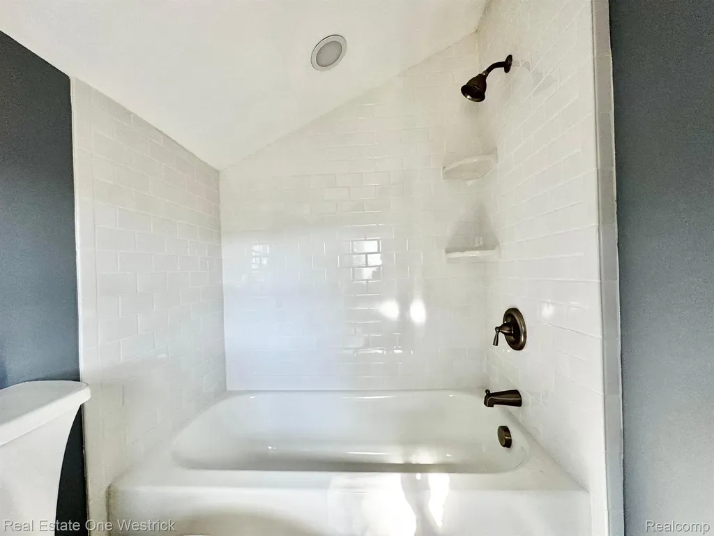432 Edgewater Drive Algonac City MI 48001