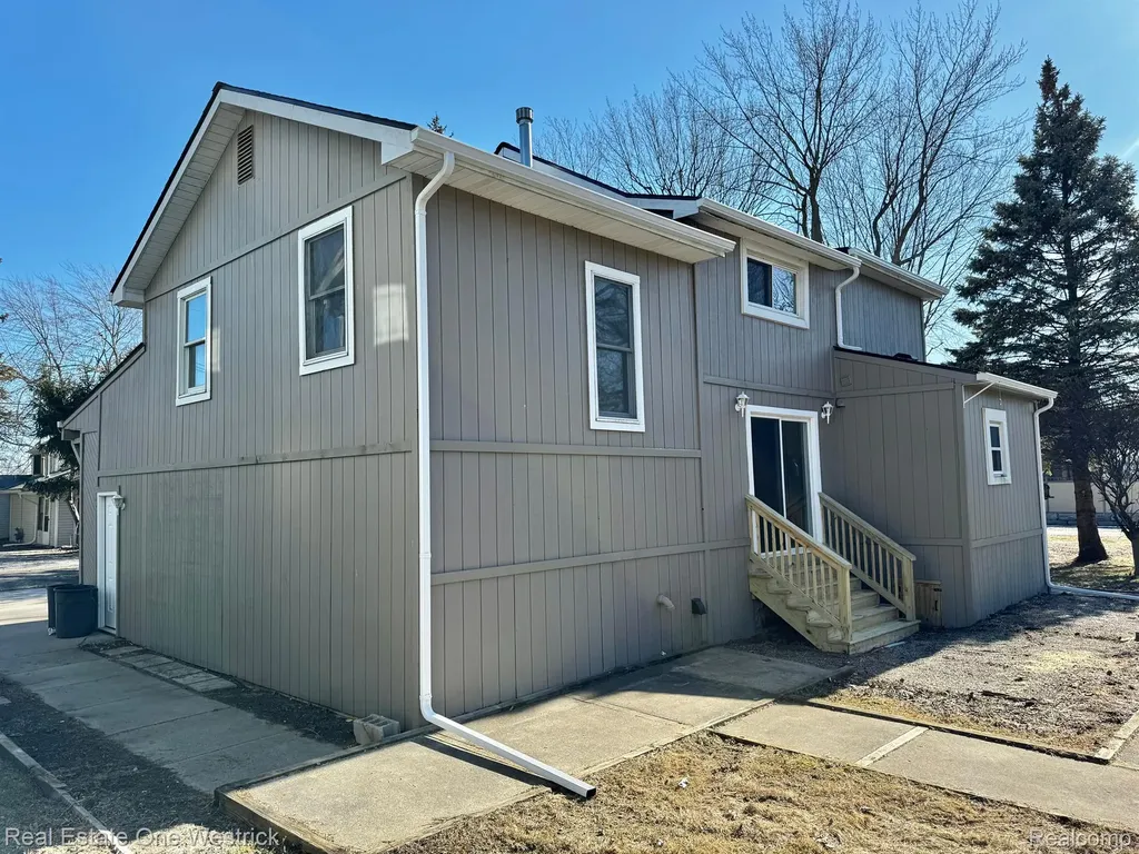 432 Edgewater Drive Algonac City MI 48001