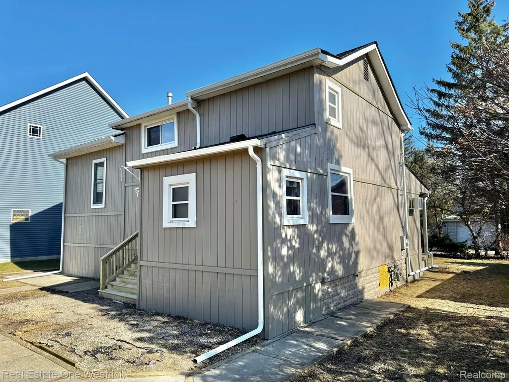 432 Edgewater Drive Algonac City MI 48001