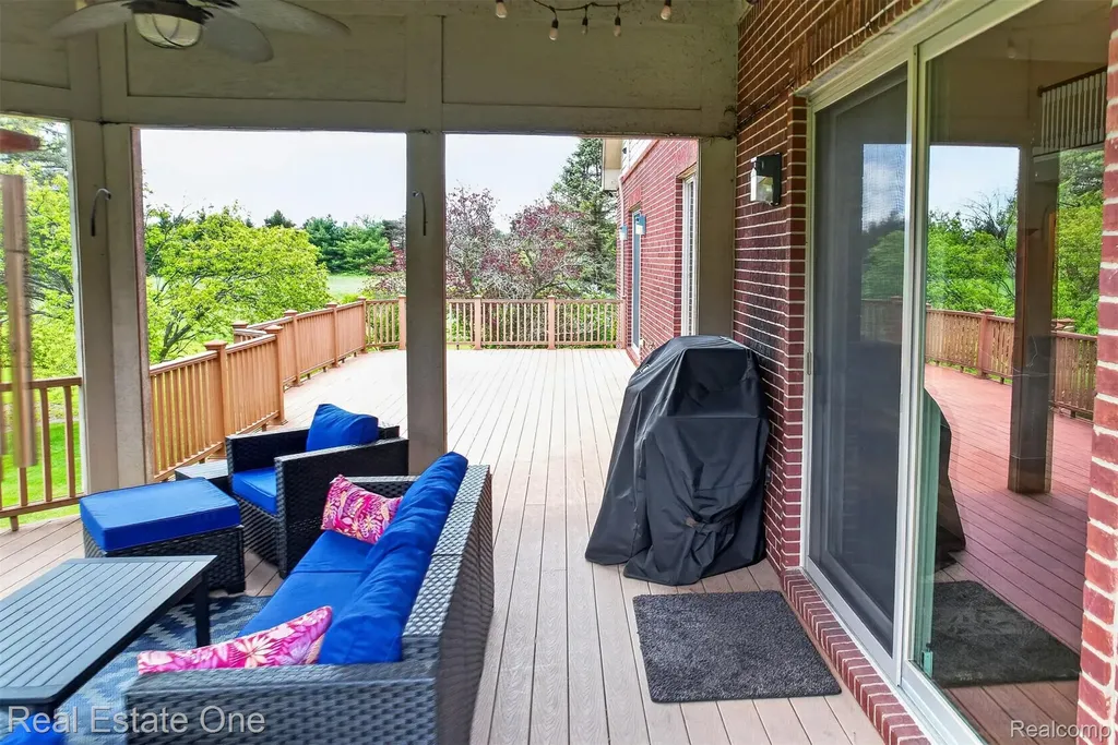 60675 Pontiac Trail Lyon Charter Township MI 48165