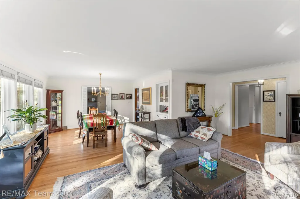 21675 Outer Drive Dearborn City MI 48124