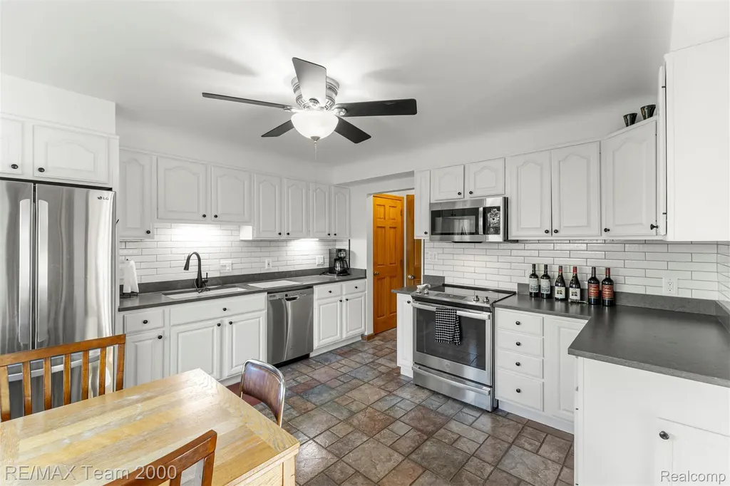 21675 Outer Drive Dearborn City MI 48124