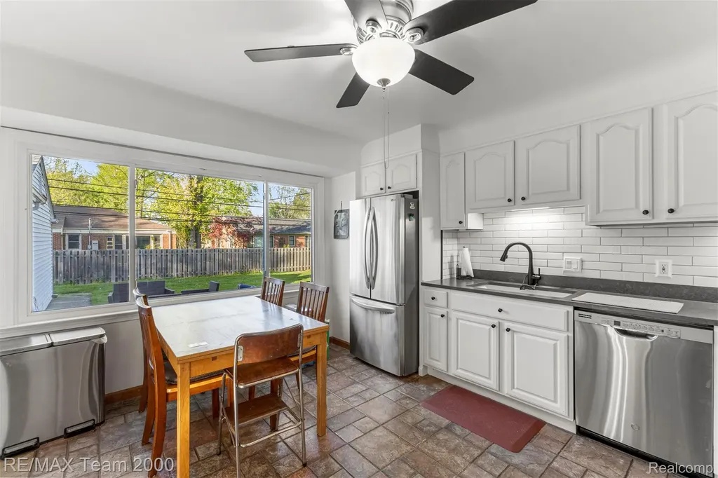 21675 Outer Drive Dearborn City MI 48124