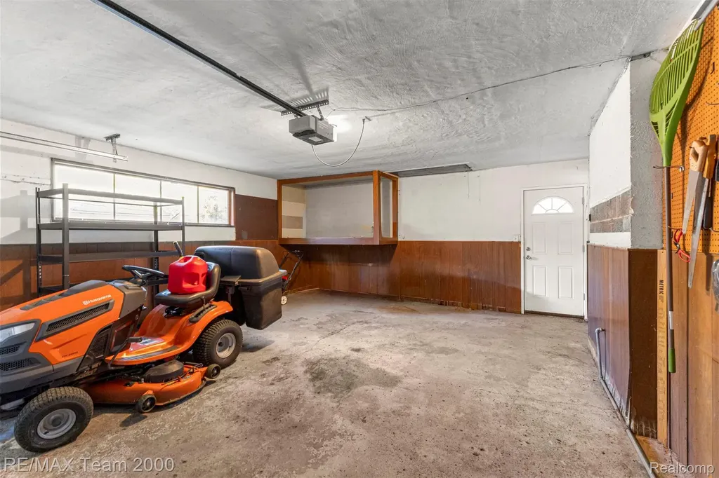 21675 Outer Drive Dearborn City MI 48124