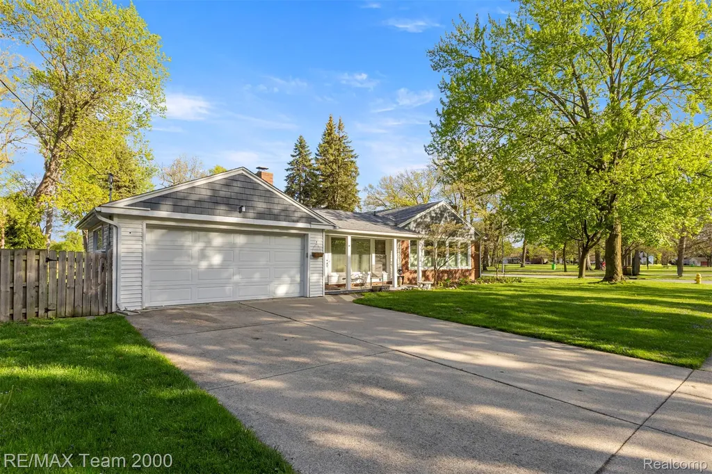 21675 Outer Drive Dearborn City MI 48124